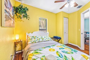 3 bedrooms, iron/ironing board, travel cot, free WiFi