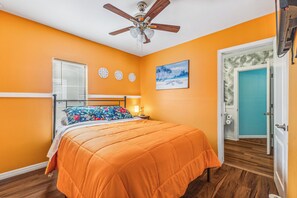 3 室のベッドルーム、アイロン / アイロン台、旅行用ベビーベッド、WiFi (無料)