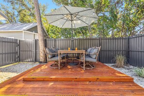 屋外ダイニングエリア