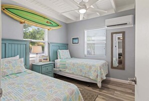 4 bedrooms, desk, iron/ironing board, travel crib