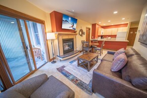 TV, fireplace - Great Location, Close to Gondola and Shops! (Keystone)
