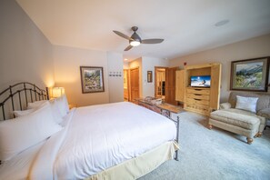 3 habitaciones, tabla de planchar con plancha, wifi y ropa de cama