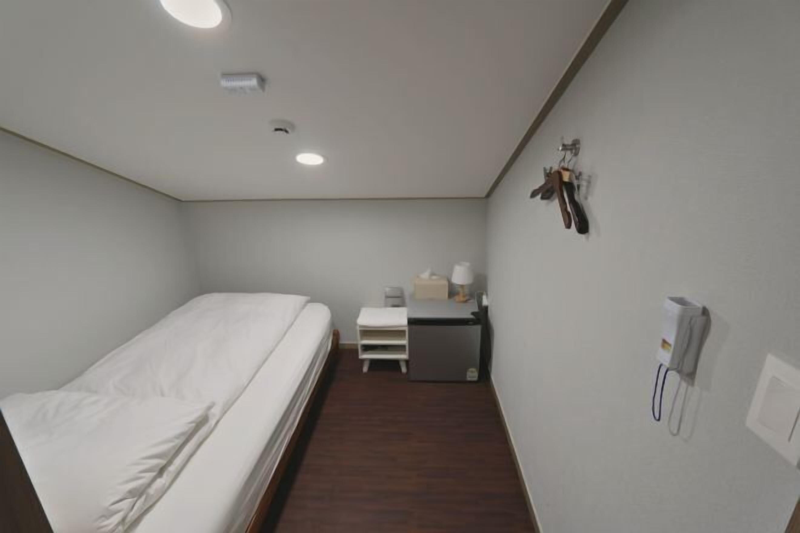 Down duvets, free WiFi