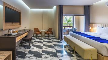 Superior Room, Balcony, Partial Ocean View | 1 bedroom, minibar, desk, laptop workspace