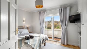 3 bedrooms, iron/ironing board, travel cot, bed sheets