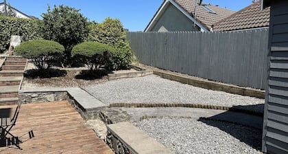 1 An tSean Scoil, Clifden