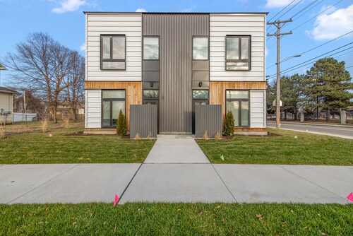 Studio Monthly & Daily Rental For Traveling Professionals,Corporate & Student's 