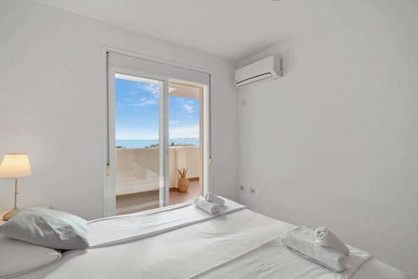 2 chambres, fer et planche à repasser, Wi-Fi gratuit, draps fournis