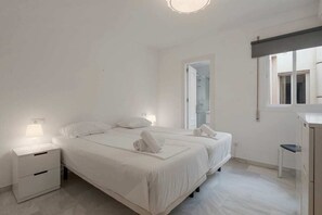 2 soverom, strykejern/-brett, wi-fi (inkludert) og sengetøy