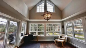 Interior - Luxurious Waterfront 6 BDRM Chalet w/ Billiards, Game Room & Unforgettable Views (Namur)