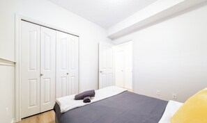 Room - Chic Modern Vibes - Sleeps 4 - Netfix - Wifi - Long Stays (Edmonton)