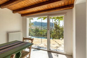 Classic Apartment | Courtyard view