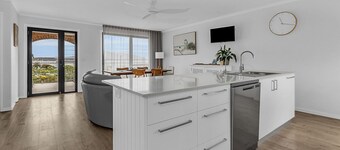 Horseshoe Beach Cottage - Young Street 4