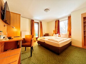 双人房 | 1 多间卧室、客房内保险箱、遮光窗帘、熨斗/熨板