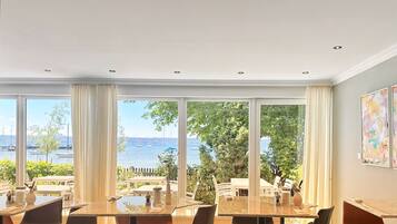 Petit déjeuner buffet compris tous les jours