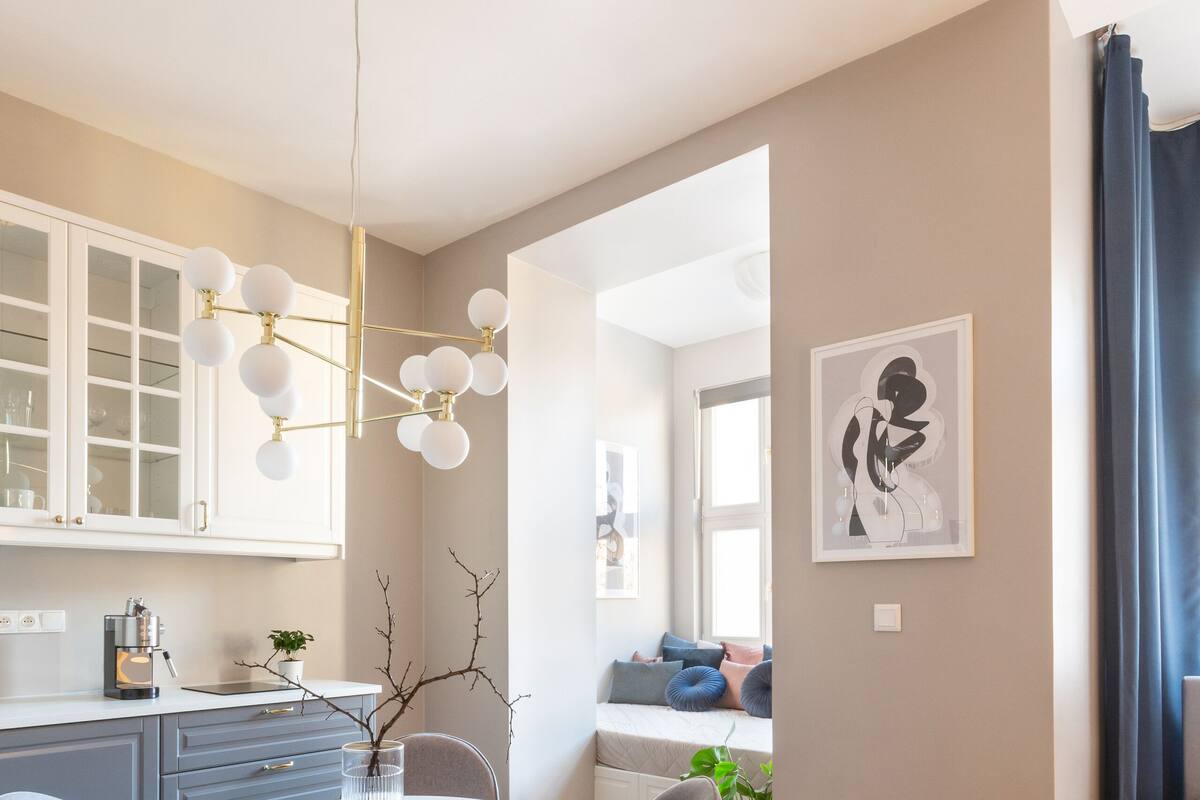Iron/ironing board, cribs (surcharge), WiFi (free)