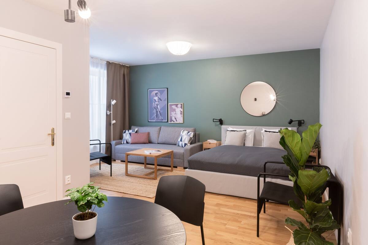 Iron/ironing board, cribs (surcharge), WiFi (free)