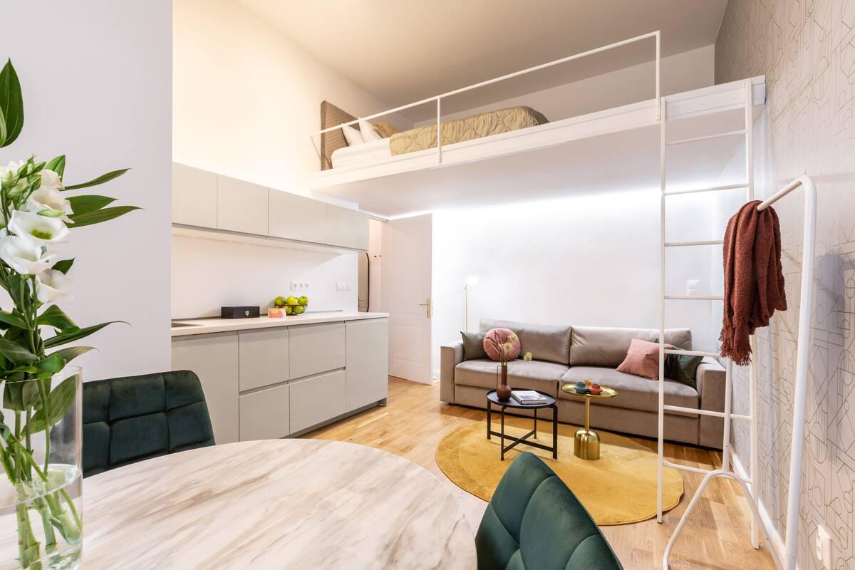Studio, 1 Queen Bed with Sofa bed