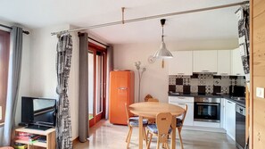 Refrigerador, microondas, horno y lavavajillas 