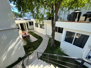 Outdoor dining - Perfect and Quiet Studio in the Center, Few steps to the beach and 5 Avenue. (Playa del Carmen)