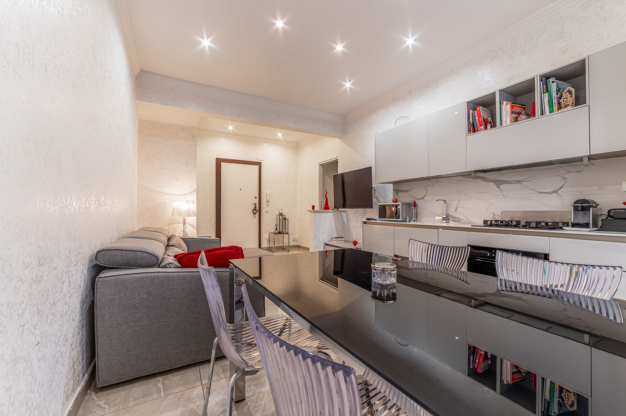 Design-Apartment | Wohnbereich | 25-Zoll-Flachbildfernseher mit Satellitenempfang