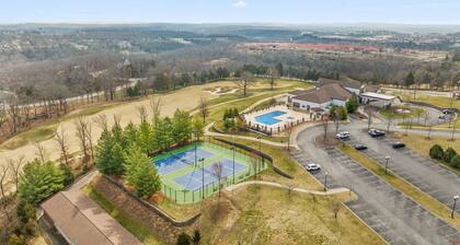 Branson Hills Exclusive Walk-In Vacation Home - 2BD - Sleeps 6 - Great Location!
