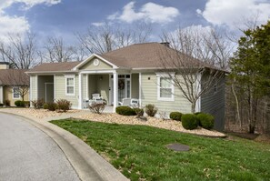 Exterior - Future You Called—This Is the One! - 2BD - Sleeps 6 - Great Location! (Branson)