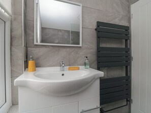 Cottage | Kamar mandi | Shower