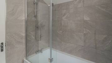 Cottage | Bathroom | Shower
