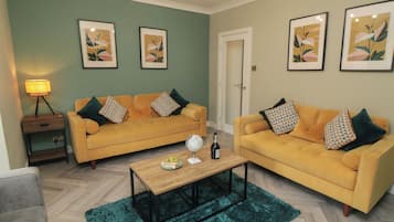 Cottage | Living area