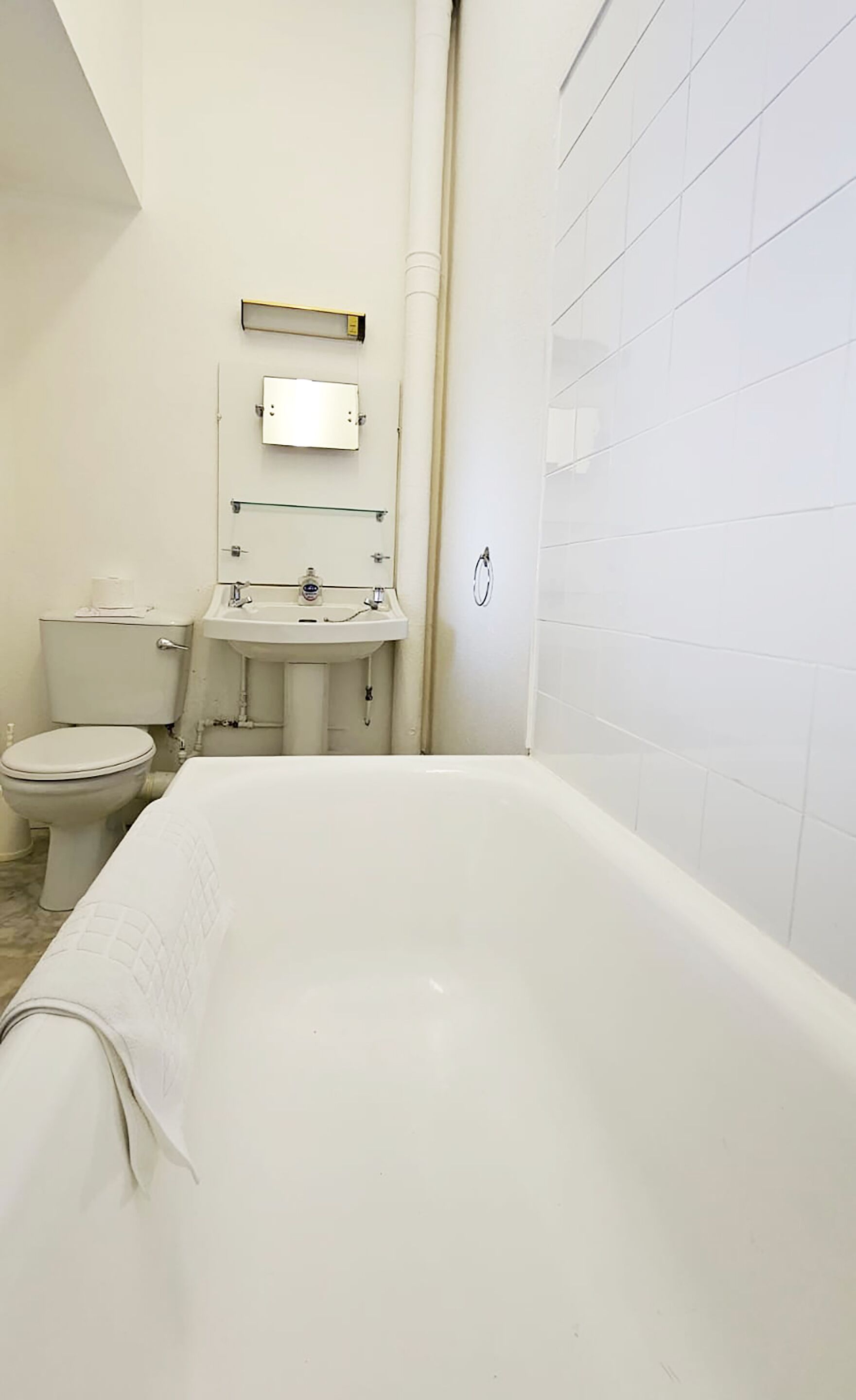 Family Room | Bathroom | Towels, toilet paper