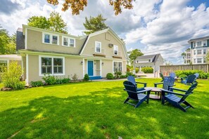 Exterior - Beautiful Inn, Lighthouse Landing. Sleeps 18-20 (Ogunquit)