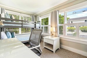 7 bedrooms, iron/ironing board, WiFi, bed sheets