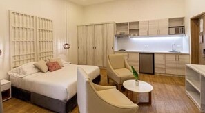 1 bedroom, in-room safe, desk, iron/ironing board