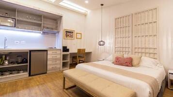 1 bedroom, in-room safe, iron/ironing board, free WiFi