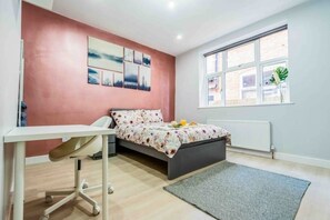 1 غرفة نوم ومكتب ومكواة/لوح كي وواي فاي