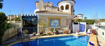 Detached Villa with private pool VT-504665-A