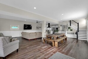 Interior - THE BEST of Downtown! Entire Home-Stay in Elegance
(Indianapolis)