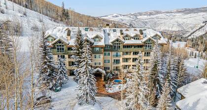 Ski In Ski Out, Mountain Modern, Exceptional Location and Gorgeous Views!!!