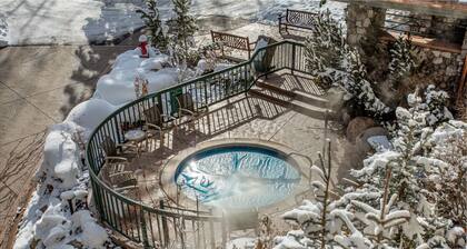 Ski In Ski Out, Mountain Modern, Exceptional Location and Gorgeous Views!!!