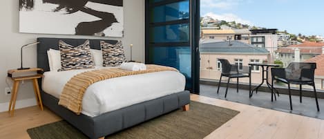 1 habitación, tabla de planchar con plancha, internet y ropa de cama