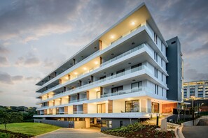 Exterior - Stunning Sea Views , Inverter , Steam Room (Umhlanga)