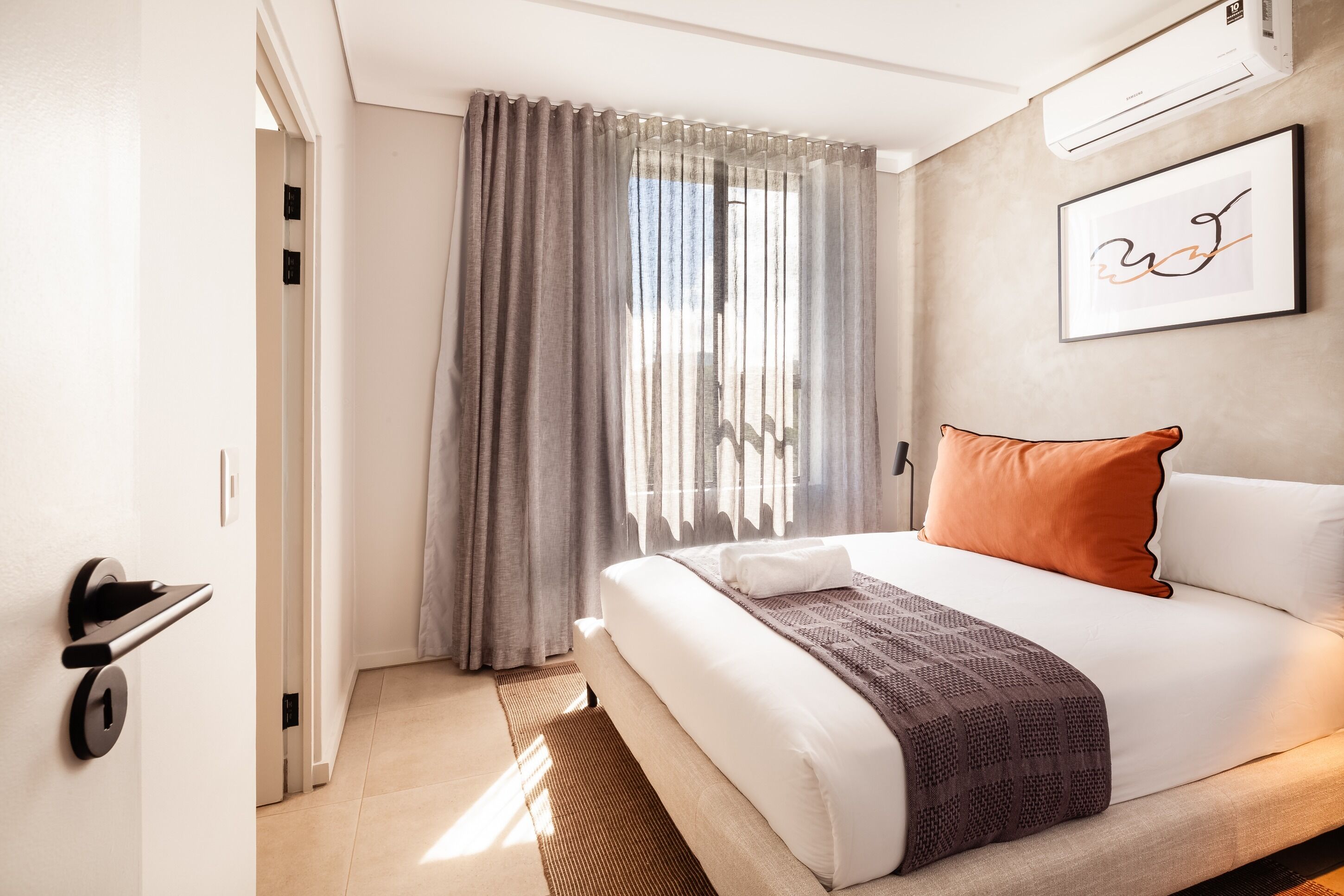 1 dormitorio, caja fuerte, tabla de planchar con plancha y Internet