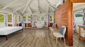 5 Schlafzimmer, Bügeleisen/Bügelbrett, Internetzugang, Bettwäsche