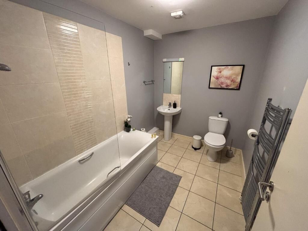 Family Apartment | Bathroom | Shower, towels