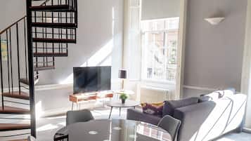 Studio, 1 Double Bed with Sofa bed | Living area