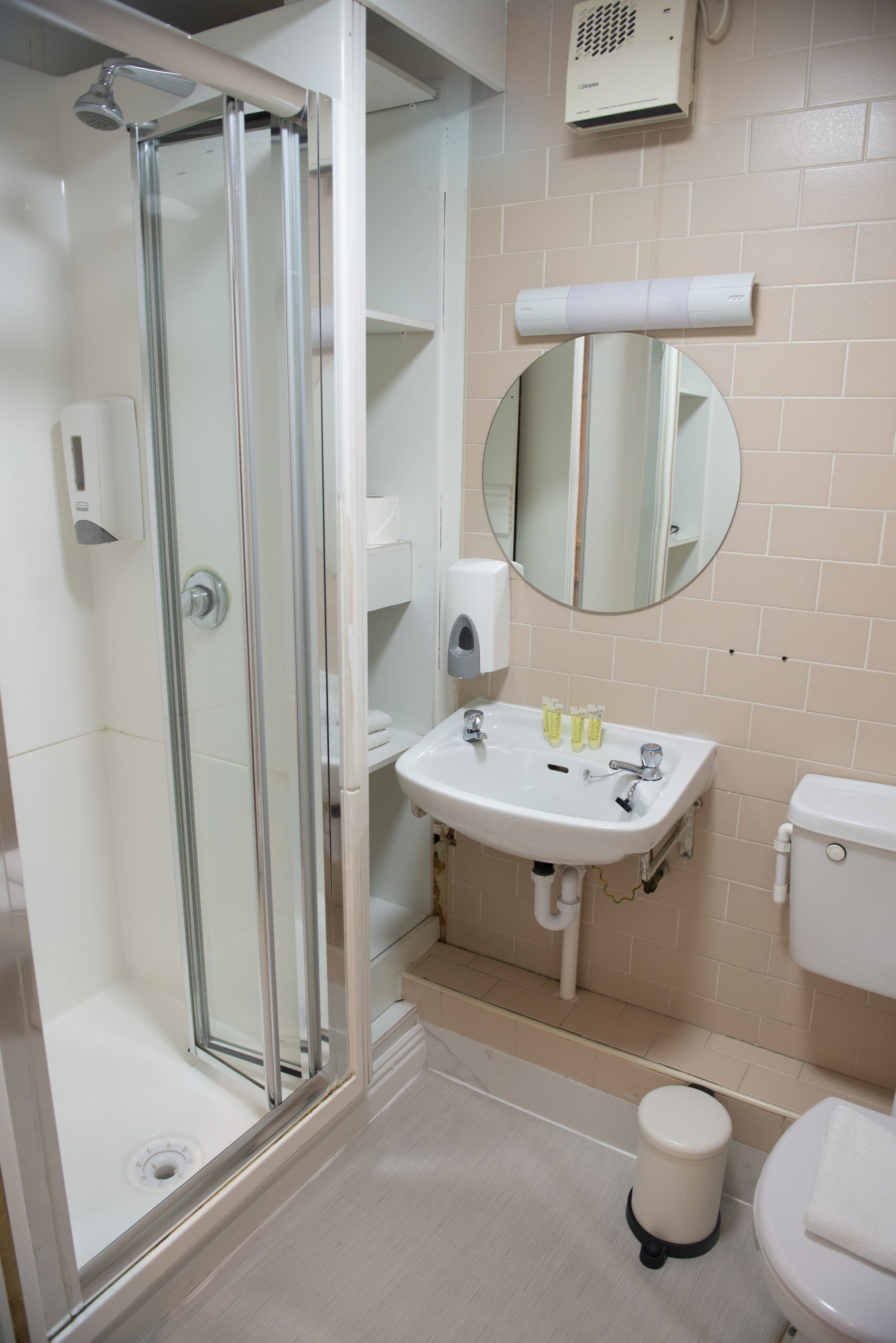 Studio, 1 Tempat Tidur Double dengan tempat tidur Sofa | Kamar mandi | Shower dan handuk