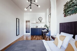 Studio, 1 Queen Bed, Non Smoking, Terrace | Private kitchen | Mini-fridge, microwave, stovetop, espresso maker -  TurnKey | King George Square Apartments (Prague)