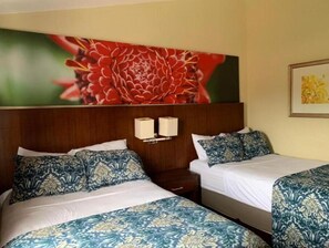 2 bedrooms, in-room safe, desk, iron/ironing board