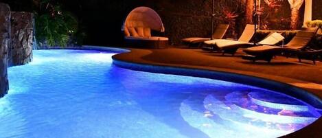 حمّام سباحة خارجي